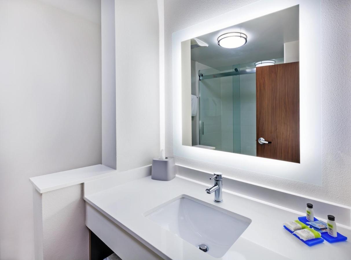Holiday Inn Express & Suites Tulsa South - Woodland Hills By Ihg Kültér fotó