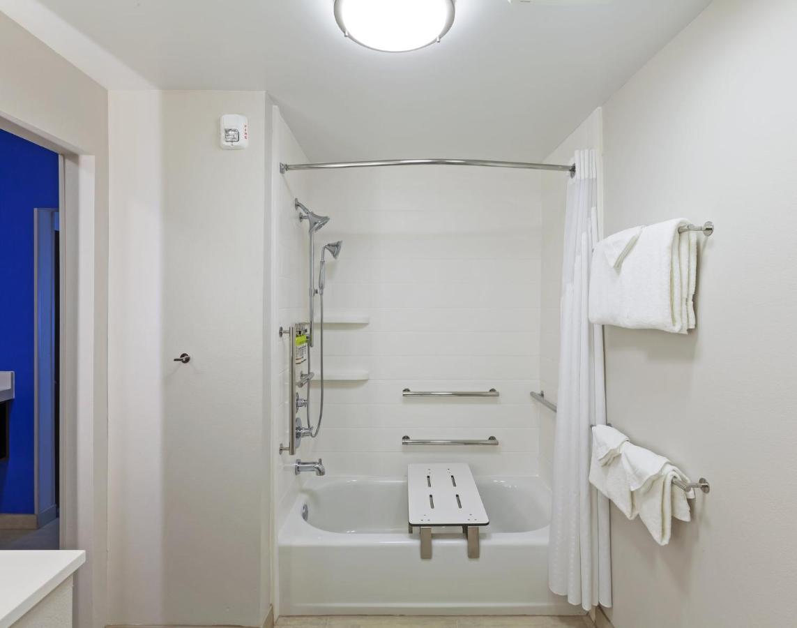 Holiday Inn Express & Suites Tulsa South - Woodland Hills By Ihg Kültér fotó