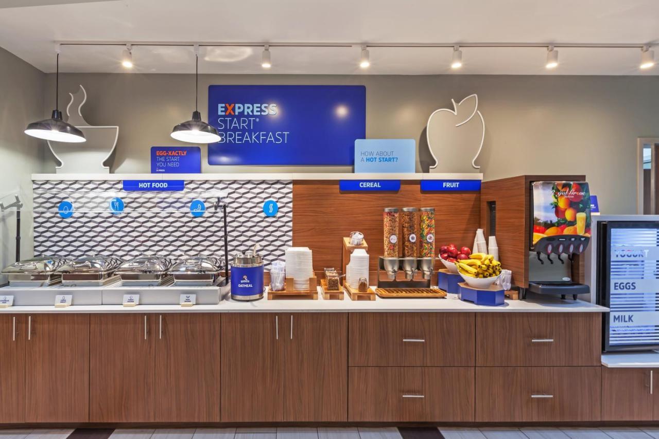 Holiday Inn Express & Suites Tulsa South - Woodland Hills By Ihg Kültér fotó
