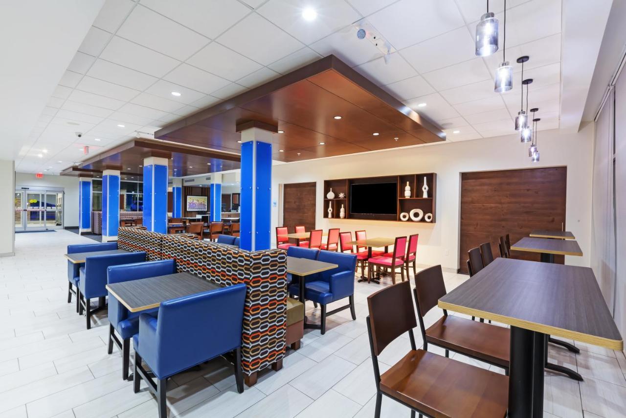 Holiday Inn Express & Suites Tulsa South - Woodland Hills By Ihg Kültér fotó