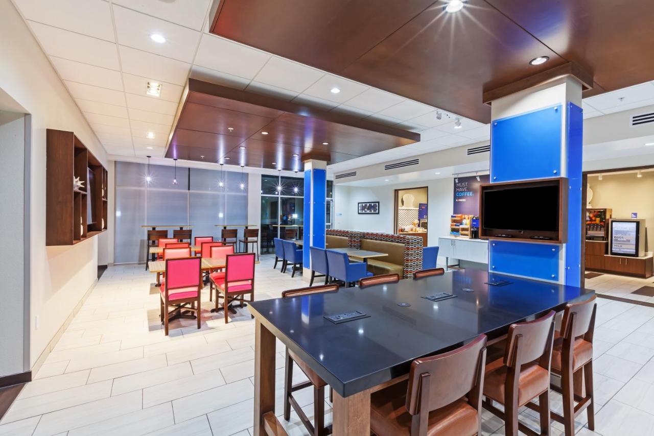 Holiday Inn Express & Suites Tulsa South - Woodland Hills By Ihg Kültér fotó