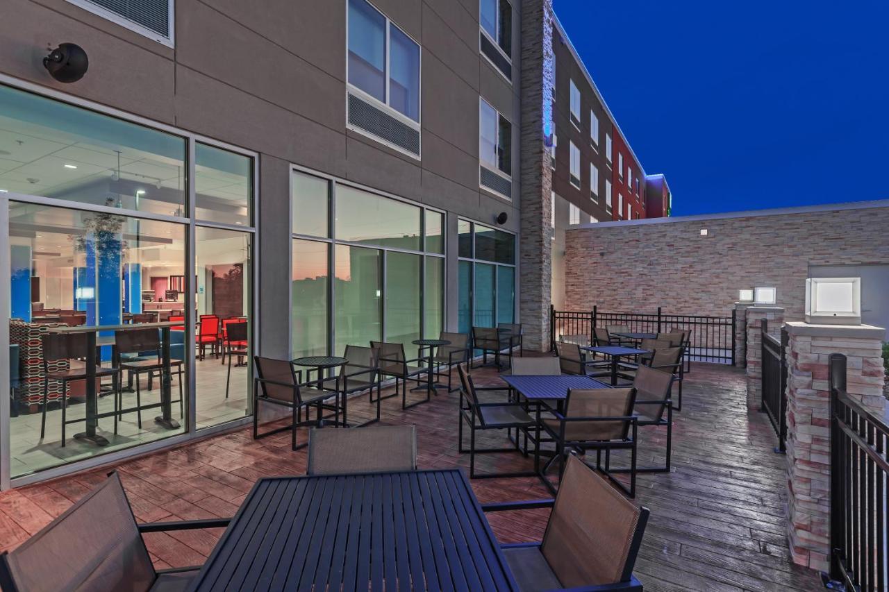 Holiday Inn Express & Suites Tulsa South - Woodland Hills By Ihg Kültér fotó